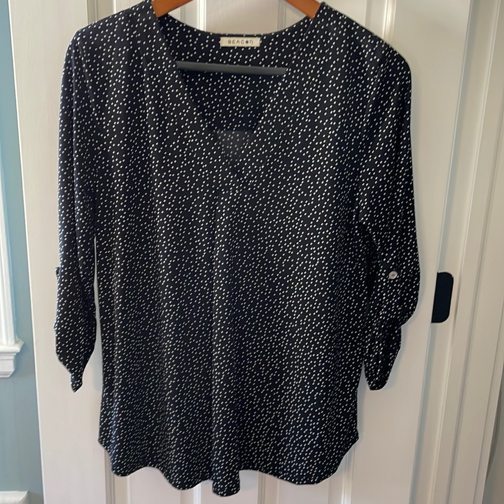 Beacon for stitch fix roll sleeve top size M